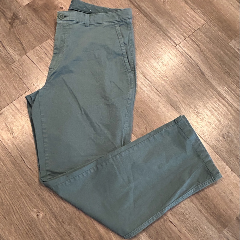 Green chino pants